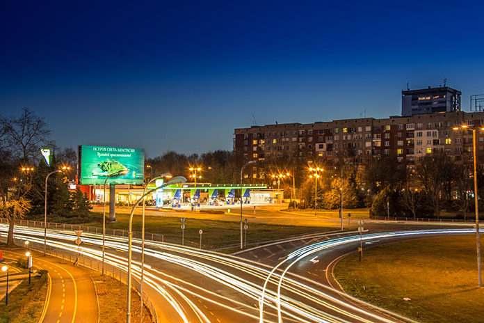 Komu opłaca się reklama na bilboardach reklamowych?
