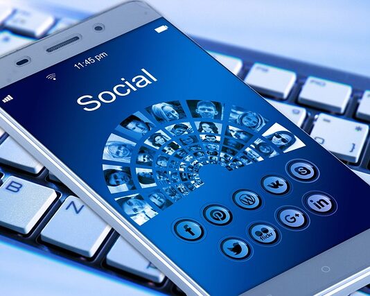 Jakie są wady mediów społecznościowych?